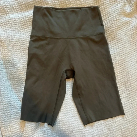 aerie Pants - Offline by Aerie Women’s grey Goals Hi Rise 9” Bike Shorts Size Small
